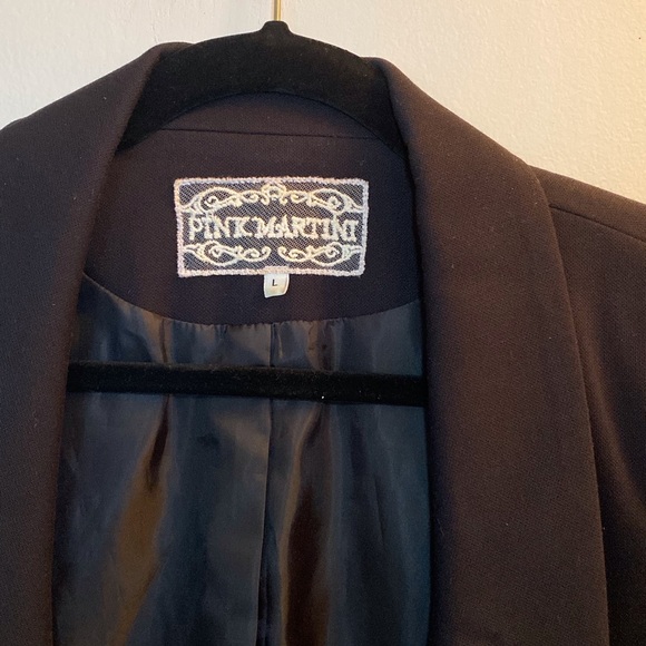 Blazer - Picture 3 of 5